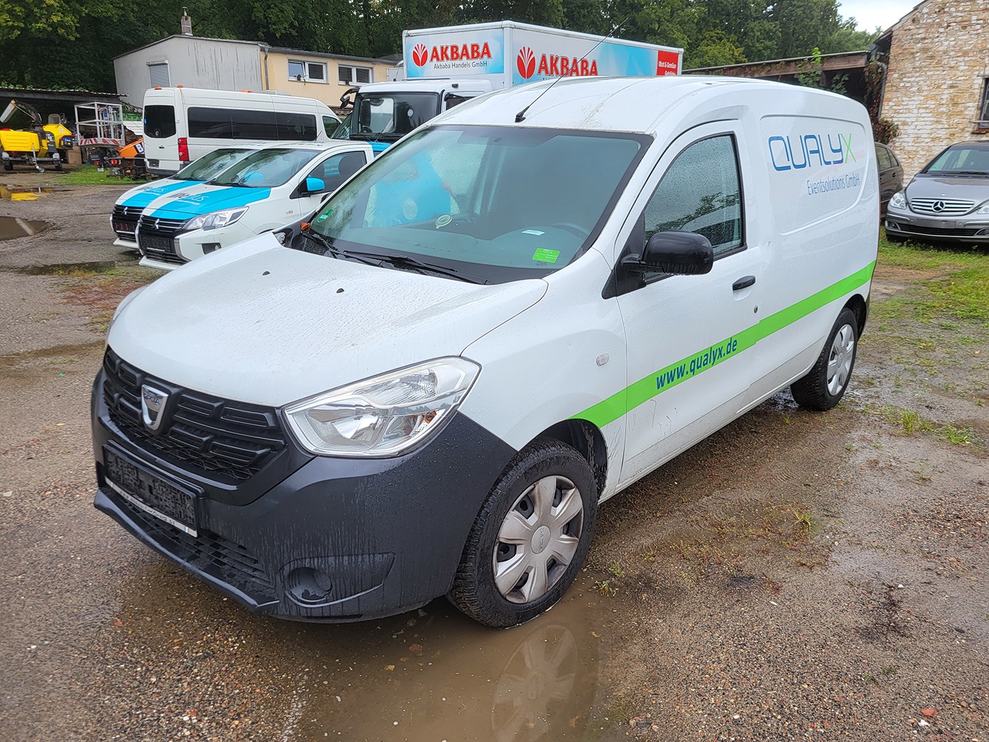 DACIA Dokker Express & Logan MCV aus Insolvenz der Qualyx Eventsolutions GmbH